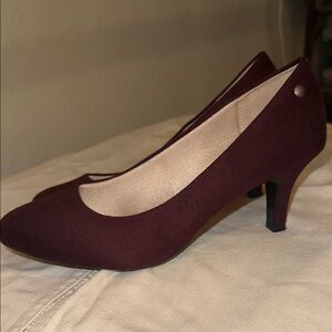 Life Stride Burgundy Heels